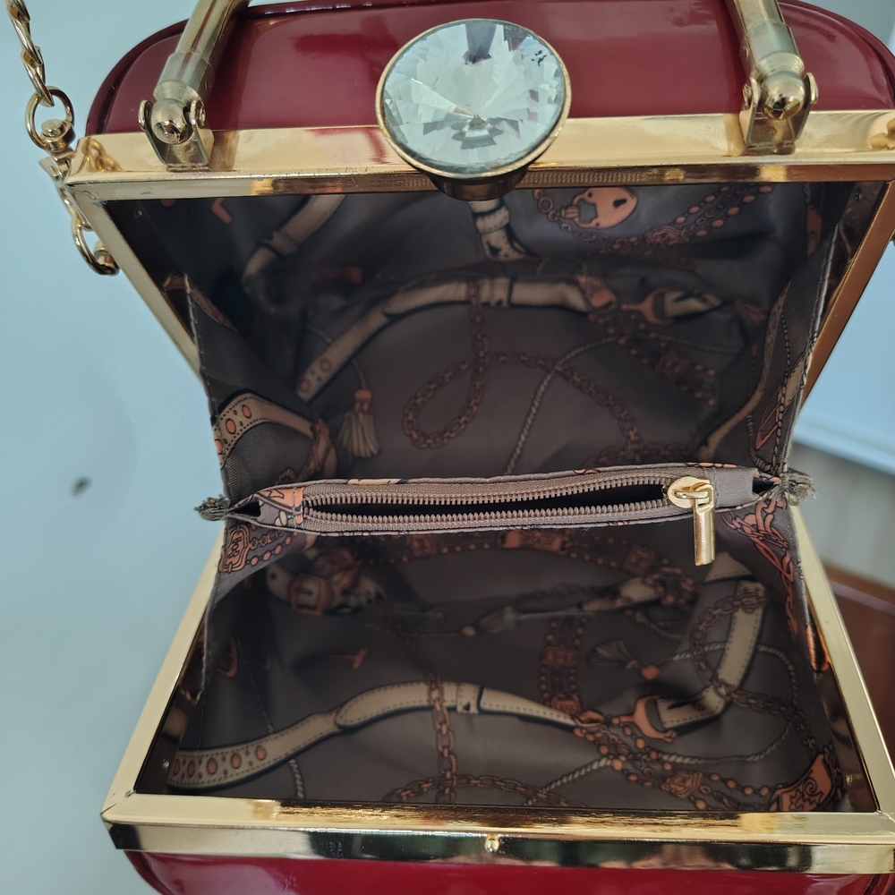 Elegant Red Box Clutch with Gold Accents - Picture 5 of 15